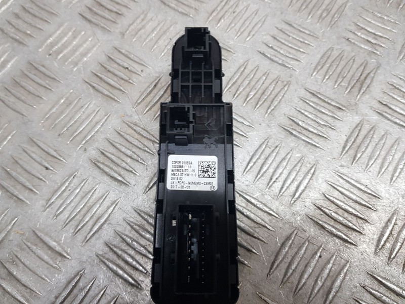 Recambio de mando elevalunas delantero izquierdo para peugeot 3008 ii suv (mc_, mr_, mj_, m4_) 1.2 thp/ puretech 130 (mrhnsm, mr