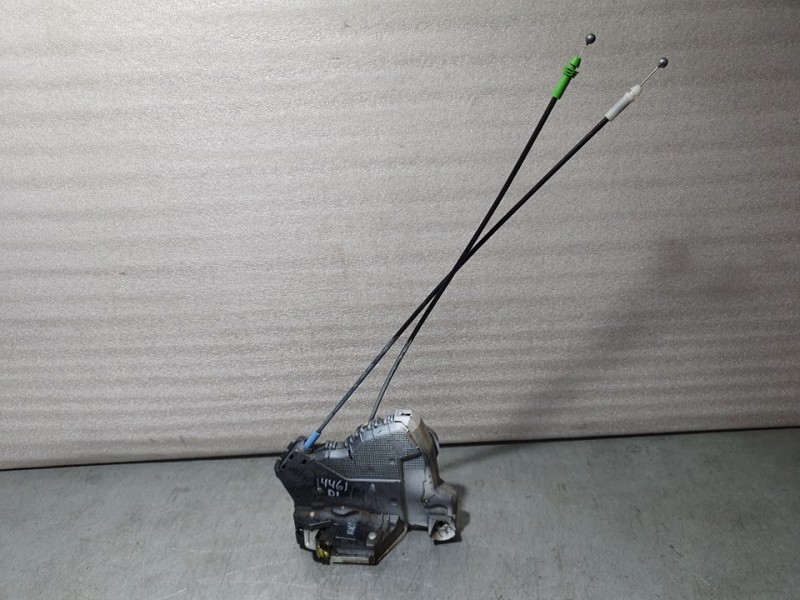 Recambio de cerradura puerta delantera izquierda para toyota auris active referencia OEM IAM SIN REF  6 PINES