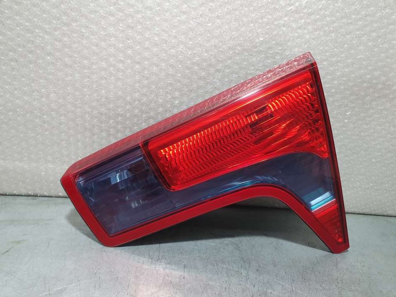 Recambio de piloto trasero derecho para citroën c5 berlina exclusive referencia OEM IAM 89016036 VALEO INTERIOR