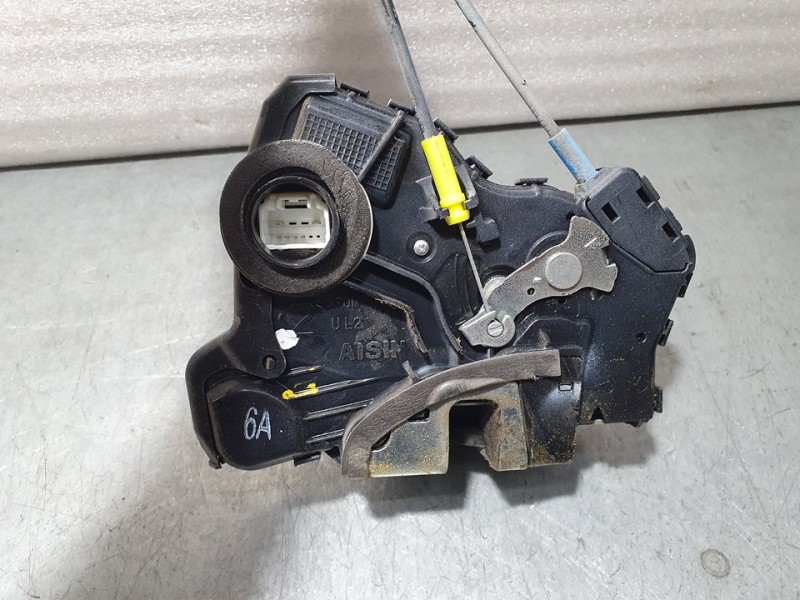 Recambio de cerradura puerta delantera izquierda para toyota auris active referencia OEM IAM SIN REF  6 PINES