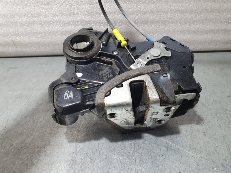 Recambio de cerradura puerta delantera izquierda para toyota auris active referencia OEM IAM SIN REF  6 PINES