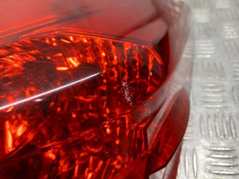 Recambio de piloto trasero derecho para toyota auris active referencia OEM IAM 8155102A61  EXTERIOR ROZADO