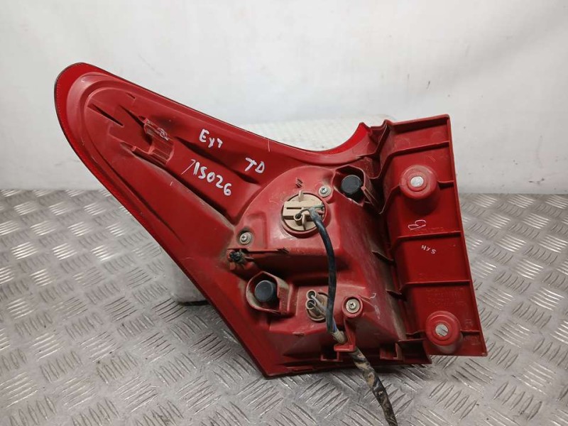 Recambio de piloto trasero derecho para toyota auris active referencia OEM IAM 8155102A61  EXTERIOR ROZADO