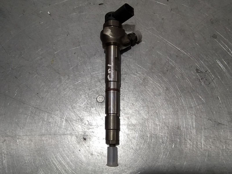 Recambio de inyector para seat leon (5f1) 2.0 tdi referencia OEM IAM 04L130277AC 0445110469 BOSCH