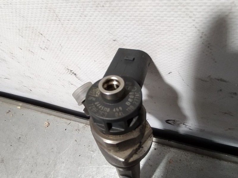 Recambio de inyector para seat leon (5f1) 2.0 tdi referencia OEM IAM 04L130277AC 0445110469 BOSCH