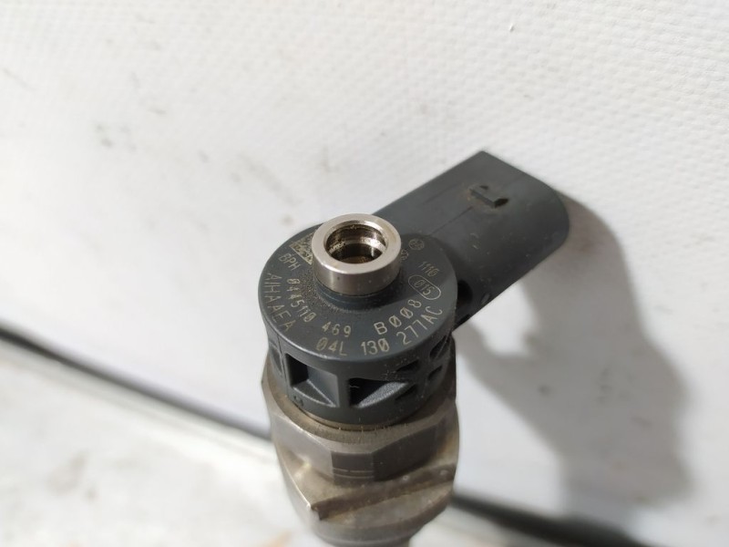 Recambio de inyector para seat leon (5f1) 2.0 tdi referencia OEM IAM 04L130277AC 0445110469 BOSCH