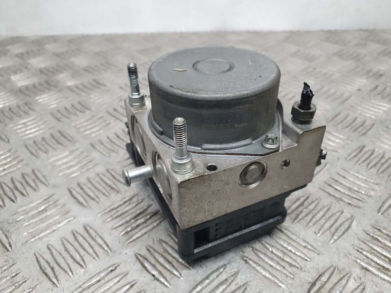 Recambio de abs para renault clio iii exception referencia OEM IAM 8200747140 0265232077 BOSCH