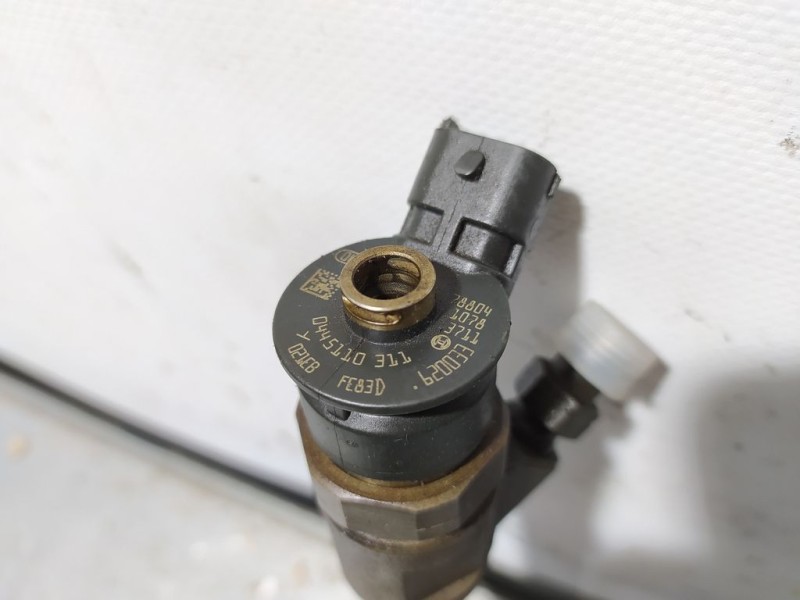 Recambio de inyector para peugeot 3008 1.5 blue-hdi fap referencia OEM IAM 445110311  BOSCH