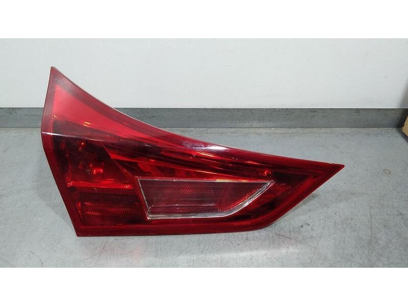 Recambio de piloto trasero izquierdo para toyota auris active referencia OEM IAM 8159102450  INTERIOR