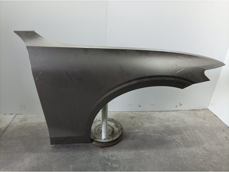 Recambio de aleta delantera derecha para volvo v60 familiar basis referencia OEM IAM 31468171  