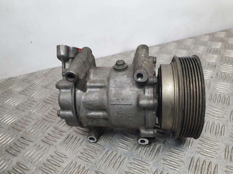 Recambio de compresor aire acondicionado para renault clio iii exception referencia OEM IAM 8200819568A SD6V12 