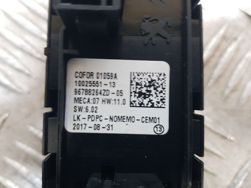 Recambio de mando elevalunas delantero izquierdo para peugeot 3008 ii suv (mc_, mr_, mj_, m4_) 1.2 thp/ puretech 130 (mrhnsm, mr