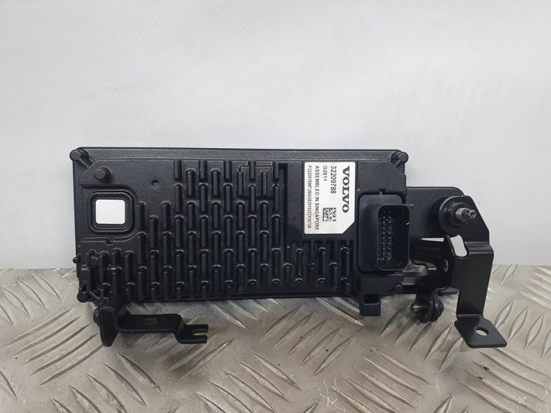 Recambio de camara para volvo v60 familiar basis referencia OEM IAM 32209788  