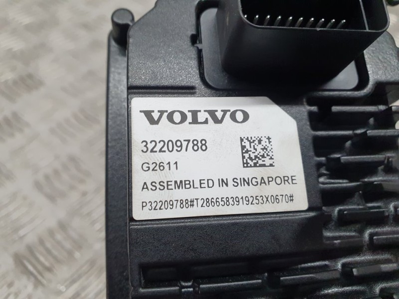 Recambio de camara para volvo v60 familiar basis referencia OEM IAM 32209788  