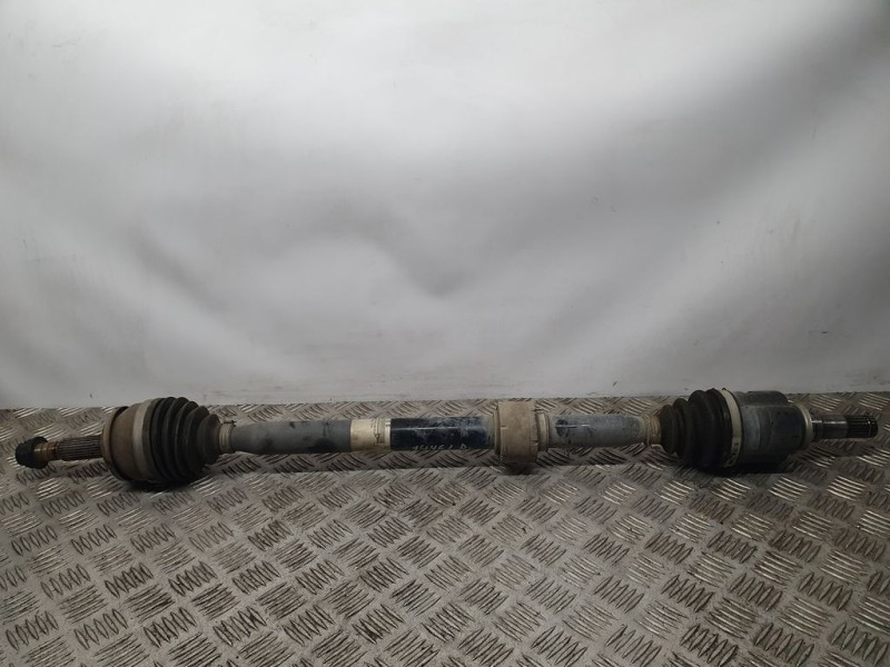 Recambio de transmision delantera derecha para toyota auris active referencia OEM IAM SIN REF  