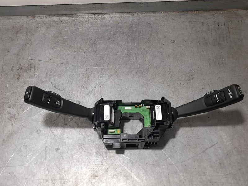 Recambio de mando luces y limpia para volvo v40 cross country momentum referencia OEM IAM 314562029  