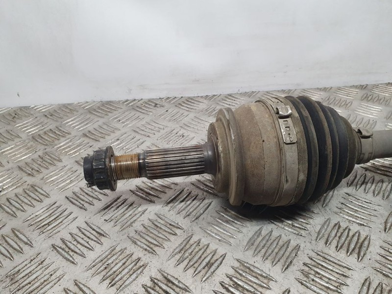 Recambio de transmision delantera izquierda para toyota auris active referencia OEM IAM SIN REF  