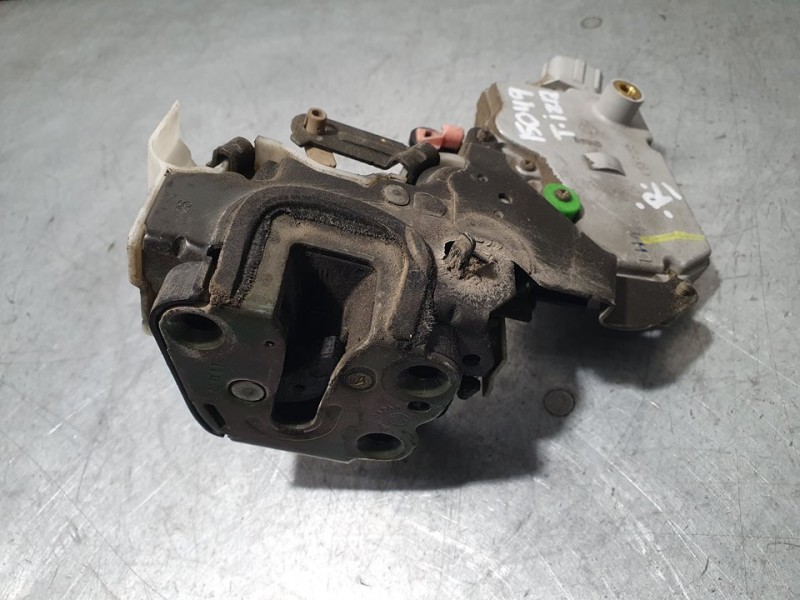 Recambio de cerradura puerta trasera izquierda para nissan almera (n16/e) comfort referencia OEM IAM SIN REF  6 PINES