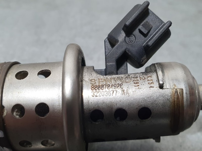 Recambio de inyector adblue para volvo v60 familiar basis referencia OEM IAM 32203677 8888784986 