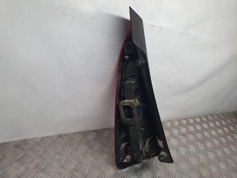 Recambio de piloto trasero derecho para renault espace iv (jk0) grand espace initiale referencia OEM IAM 8200027152  