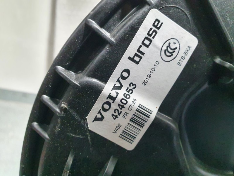 Recambio de elevalunas delantero derecho para volvo v60 familiar basis referencia OEM IAM 4240653 BROSE ELECTRICO