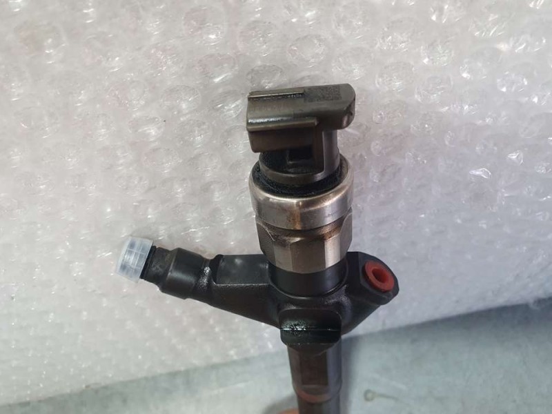 Recambio de inyector para dacia dokker ambiance referencia OEM IAM 16600EC00A DENSO 