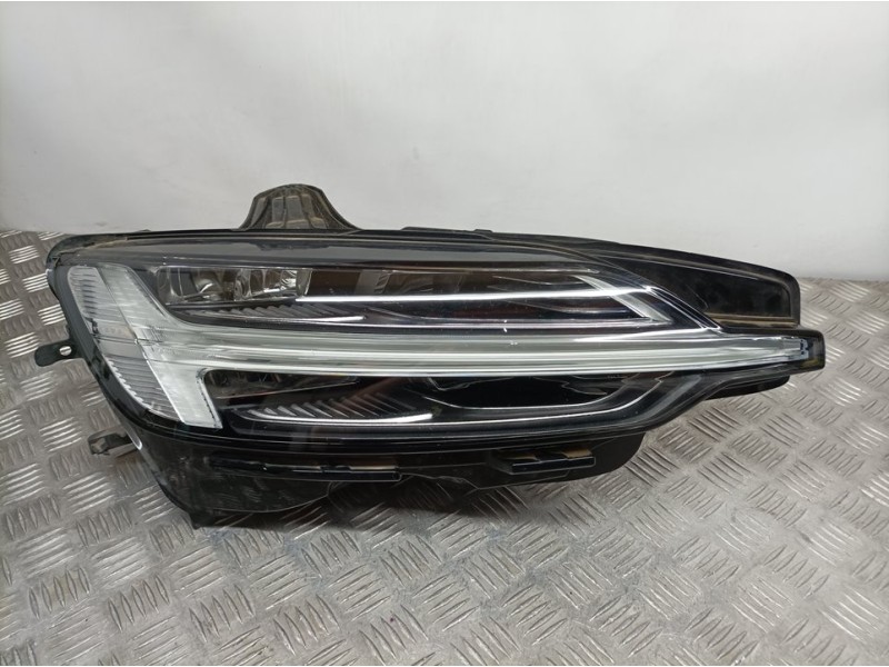Recambio de faro derecho para volvo v60 familiar basis referencia OEM IAM 22025902 00097970 LED