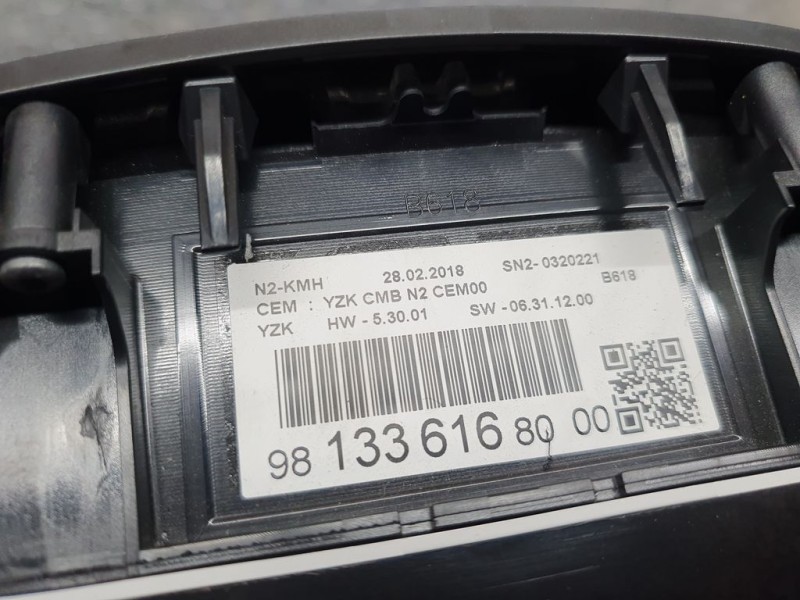 Recambio de cuadro instrumentos para citroën c3 feel referencia OEM IAM 9813361680  