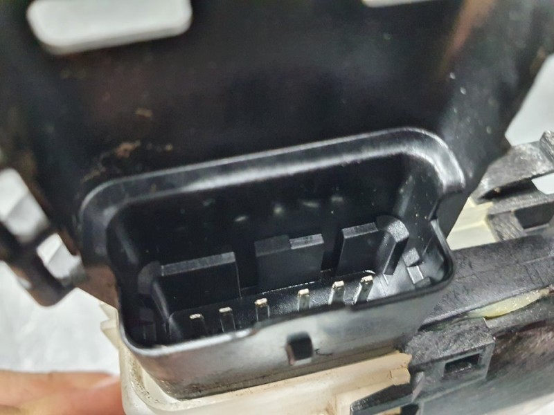 Recambio de cerradura puerta trasera izquierda para peugeot 508 active referencia OEM IAM 3139A0781L2 131540 6 PINES