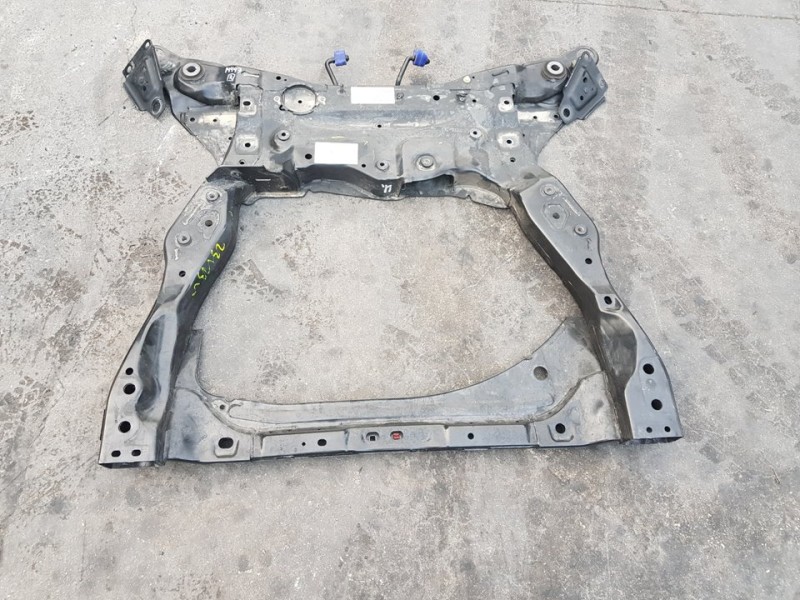 Recambio de puente delantero para volvo v60 familiar basis referencia OEM IAM 4240653  
