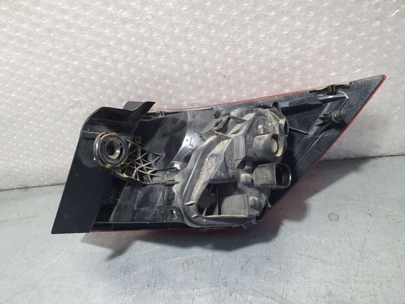 Recambio de piloto trasero izquierdo para seat leon st (5f8) reference referencia OEM IAM 5F9945095 90047800 VALEO EXTERIOR