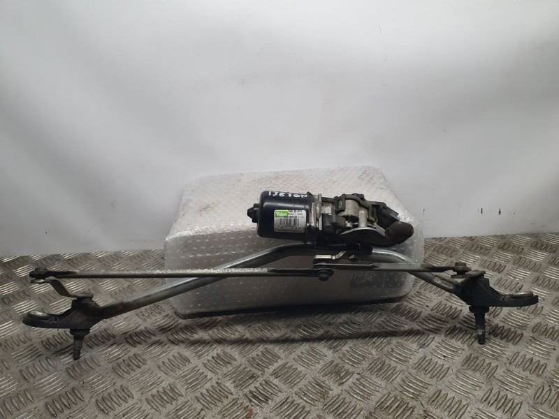 Recambio de motor limpia delantero para renault kangoo profesional referencia OEM IAM 8200409692 54526811 VALEO