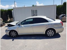 TOYOTA AVENSIS BERLINA (T25)