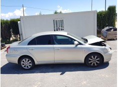 TOYOTA AVENSIS BERLINA (T25)