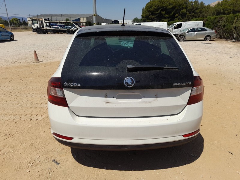 skoda rapid spaceback (nh1) del año 2016