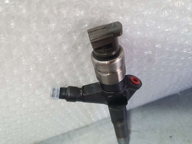 Recambio de inyector para dacia dokker ambiance referencia OEM IAM 16600EC00A DENSO 