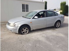 VOLKSWAGEN PASSAT BERLINA (3B2)