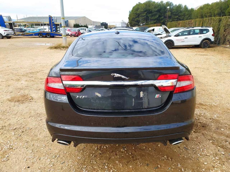 jaguar xf del año 2012