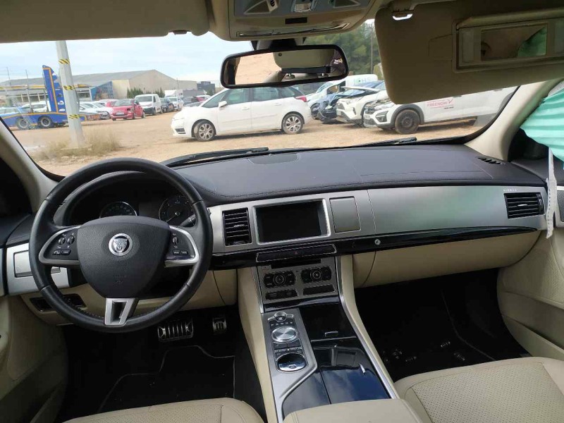 jaguar xf del año 2012