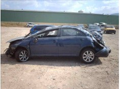 TOYOTA AVENSIS BERLINA (T25)