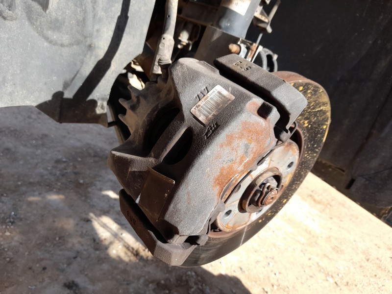 Recambio de pinza freno delantera izquierda para peugeot partner tepee 1.6 hdi referencia OEM IAM 4400V7  