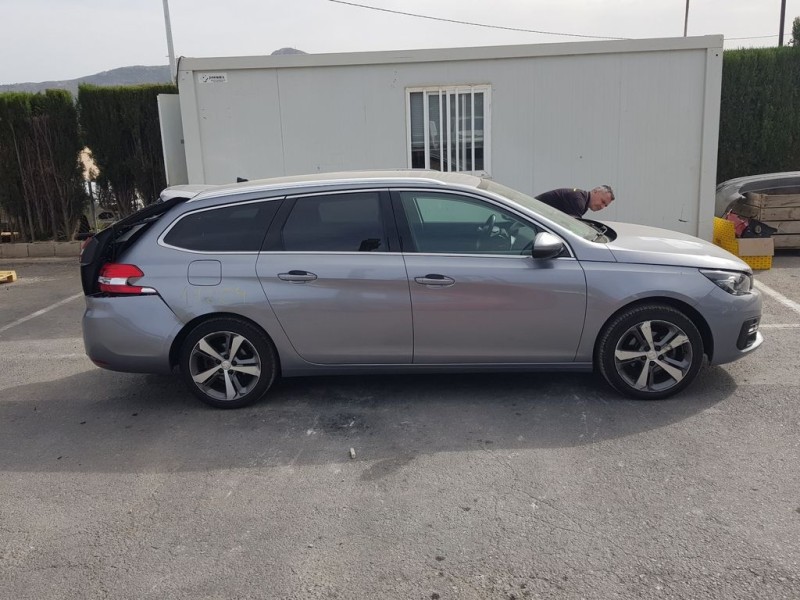 peugeot 308 sw del año 2018