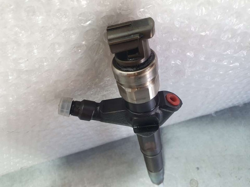 Recambio de inyector para dacia dokker ambiance referencia OEM IAM 16600EC00A DENSO 