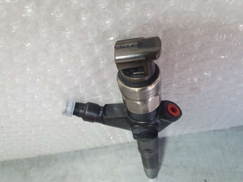 Recambio de inyector para dacia dokker ambiance referencia OEM IAM 16600EC00A DENSO 