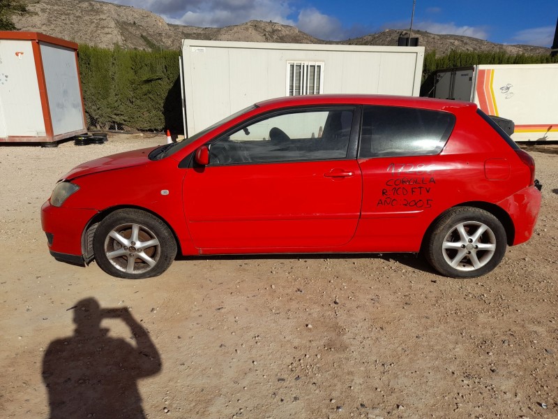 toyota corolla (_e12_) del año 2005