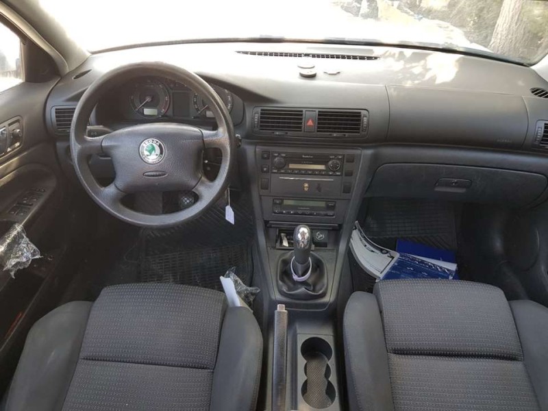 skoda superb (3u4) del año 2004