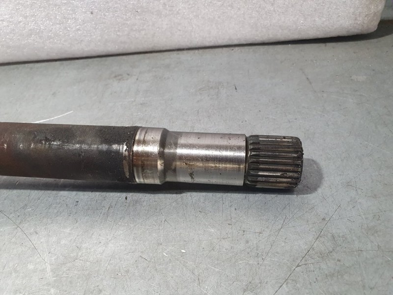 Recambio de transmision delantera derecha para peugeot 3008 style referencia OEM IAM 9684135480  