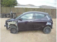 LANCIA YPSILON (402)