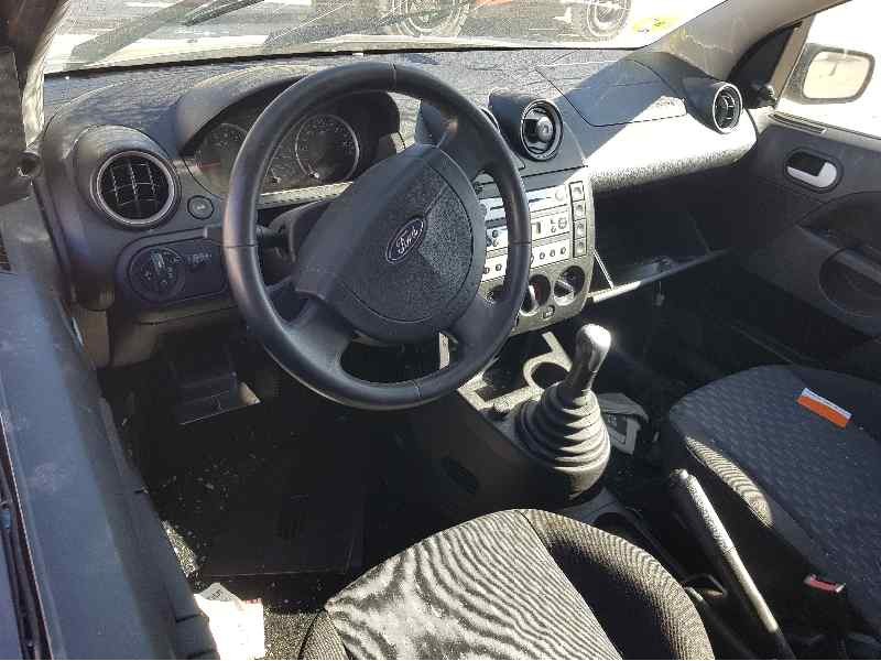 ford fiesta (cbk) del año 2004