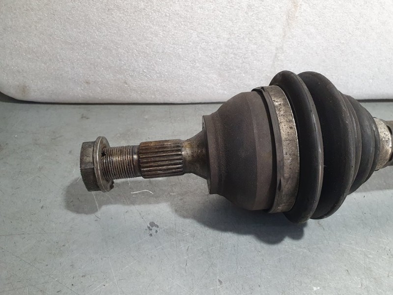 Recambio de transmision delantera derecha para peugeot 3008 style referencia OEM IAM 9684135480  